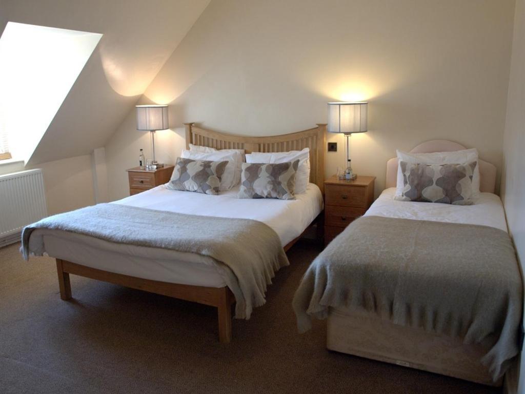 Kings Arms Hotel Abergavenny Pokoj fotografie