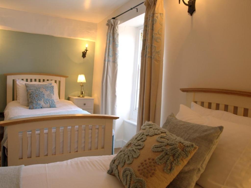 Kings Arms Hotel Abergavenny Pokoj fotografie