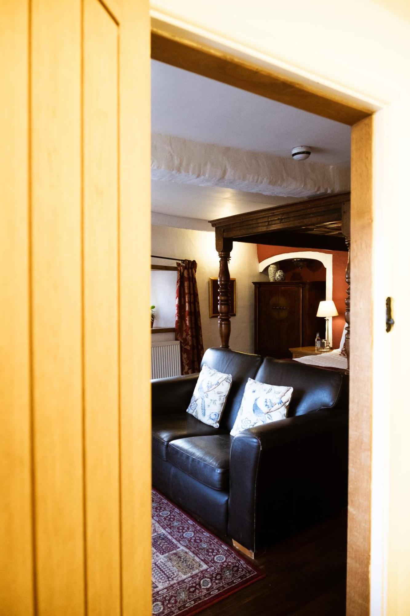 Kings Arms Hotel Abergavenny Pokoj fotografie
